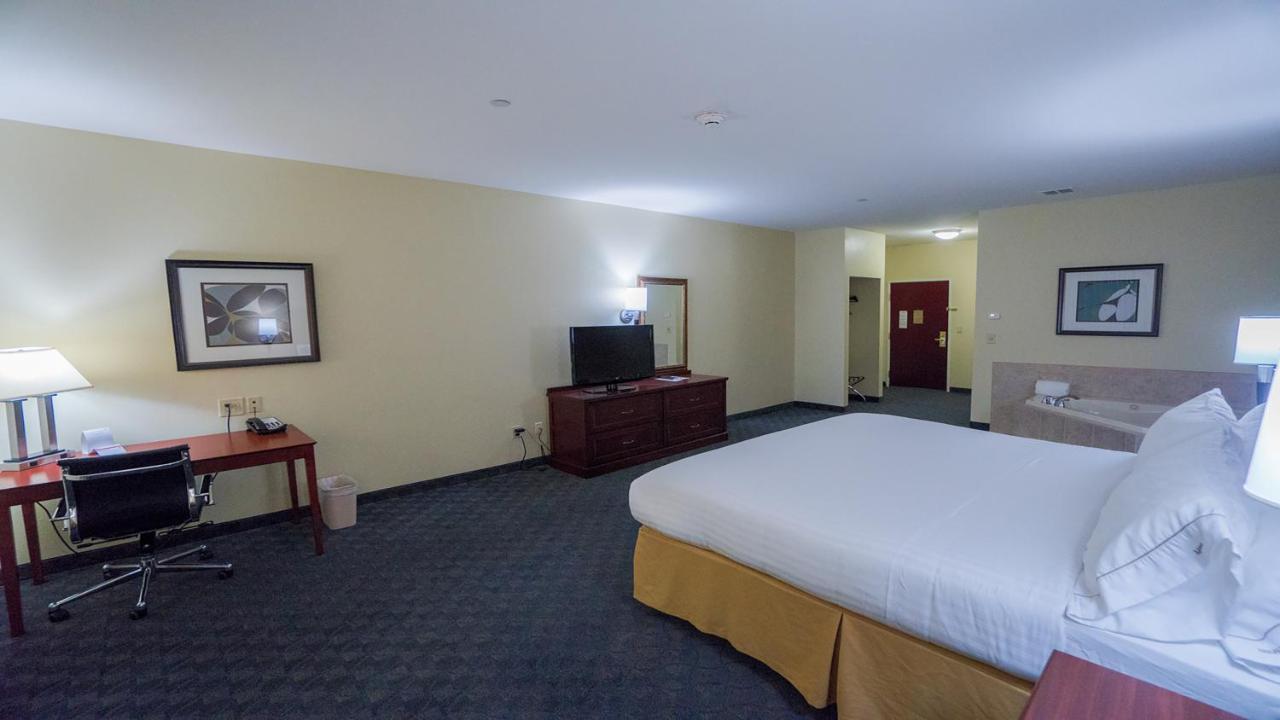 Holiday Inn Express Hotel & Suites Pampa By Ihg Exterior foto