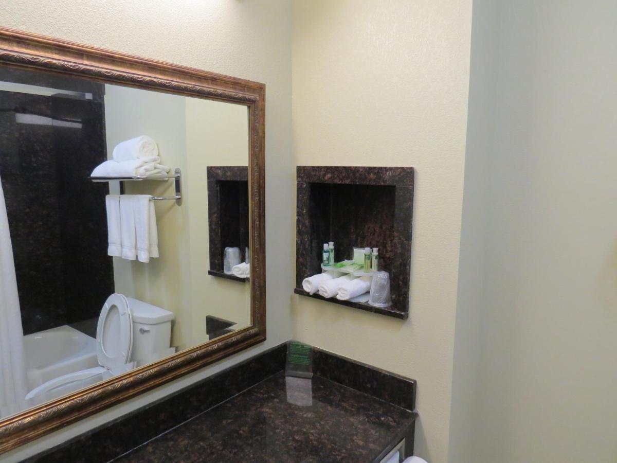 Holiday Inn Express Hotel & Suites Pampa By Ihg Exterior foto